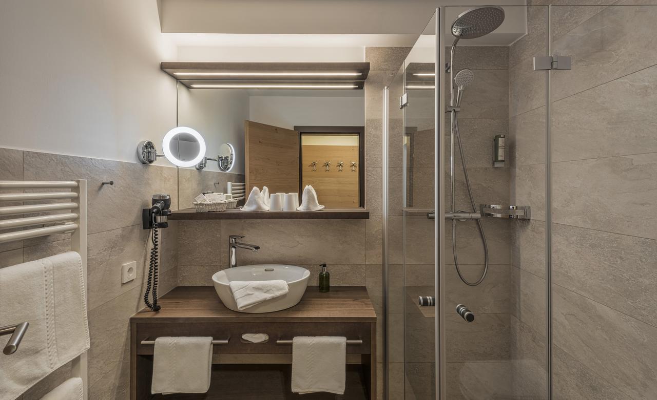 Three-Bedroom Apartment,662127336:JPEG